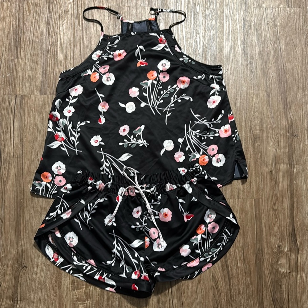 Gilligan & O’Malley Silky Floral Tank and Shorts Sleepset 🌺